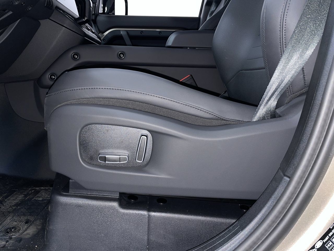 2025 Land Rover DEFENDER 110 Mild Hybrid in Vancouver, British Columbia