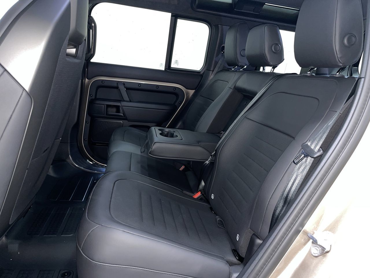 2025 Land Rover DEFENDER 110 Mild Hybrid in Vancouver, British Columbia