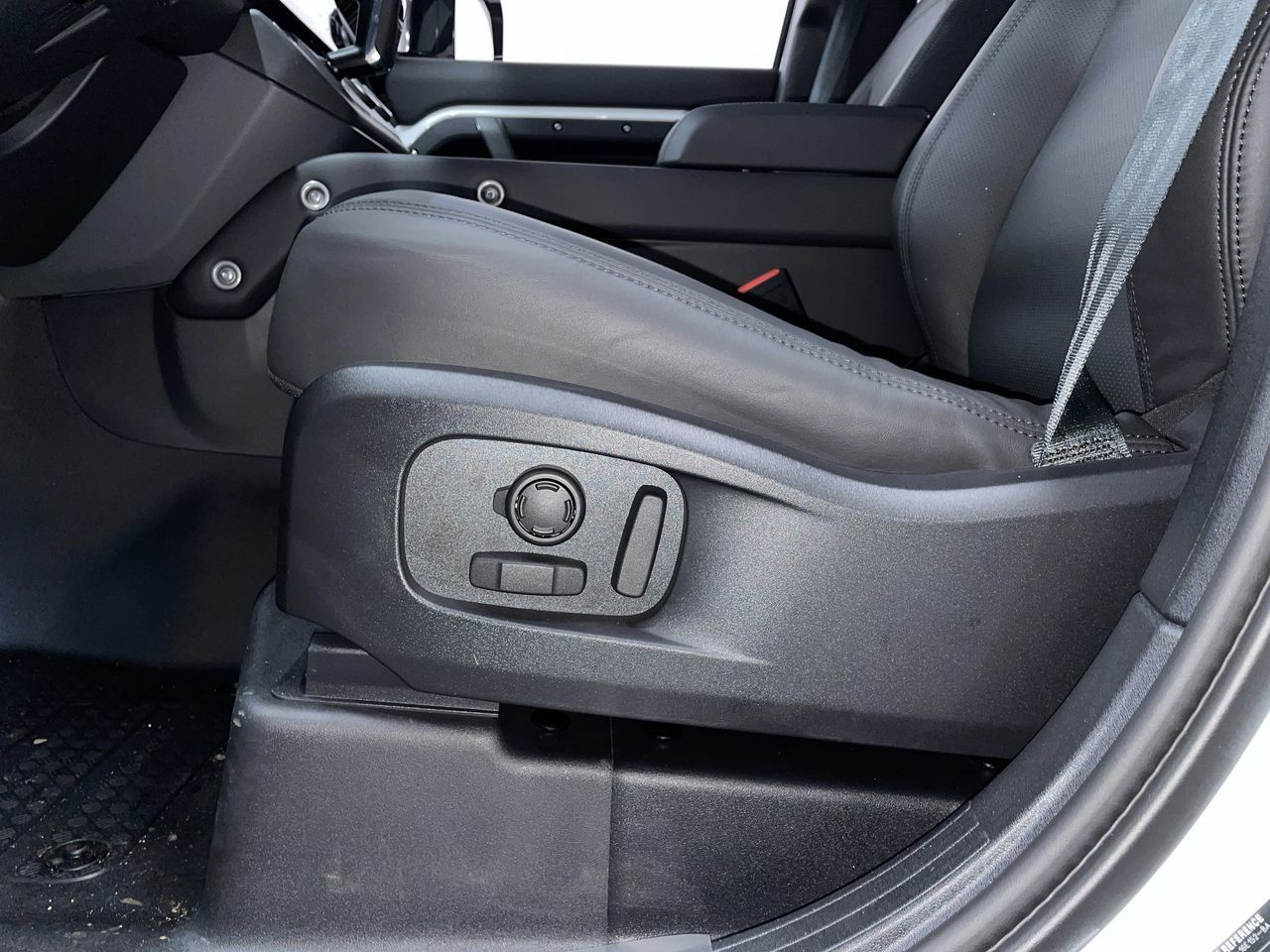 2026  Defender 110 Mild Hybrid