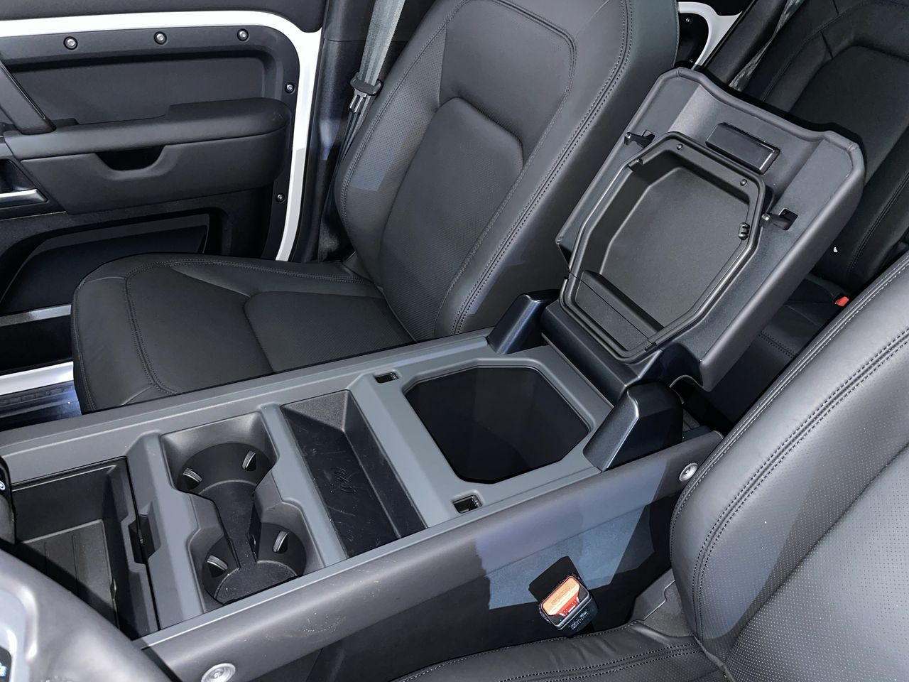 2026  Defender 110 Mild Hybrid