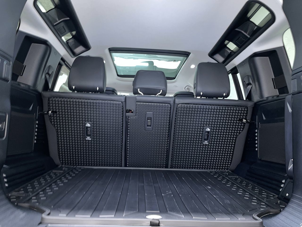 2026  Defender 110 Mild Hybrid