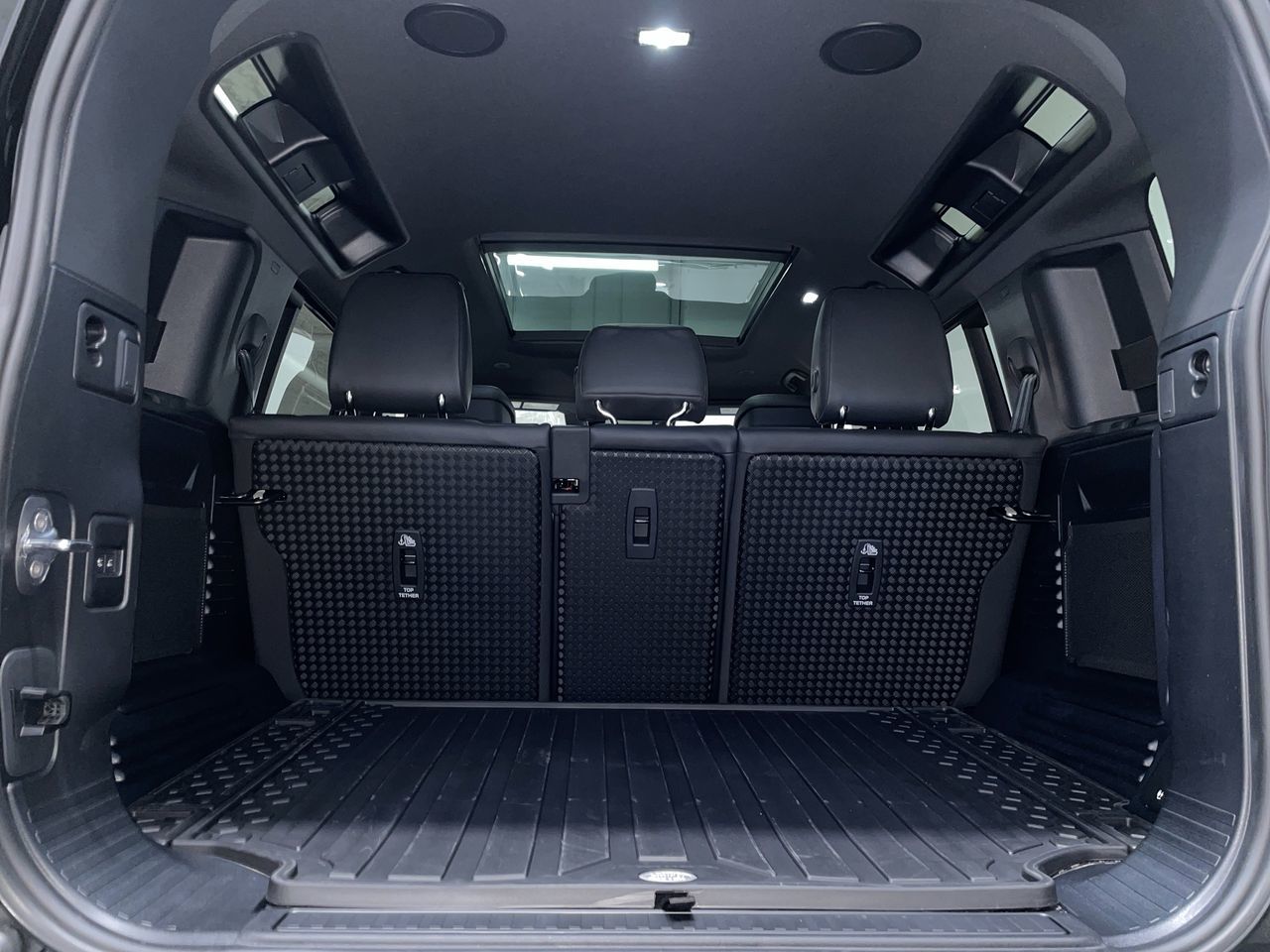 2026  Defender 110 Mild Hybrid