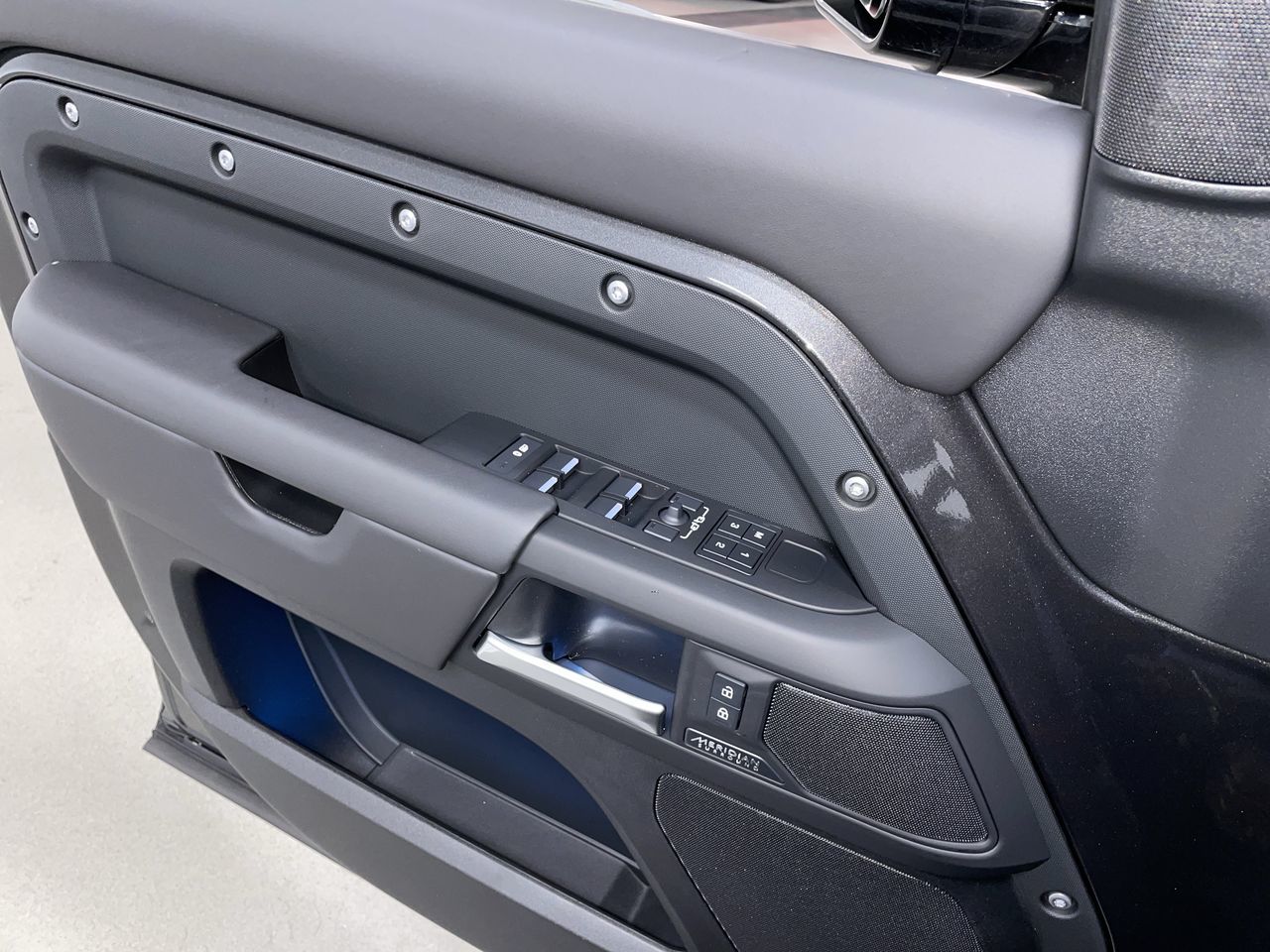 2026  Defender 110 Mild Hybrid