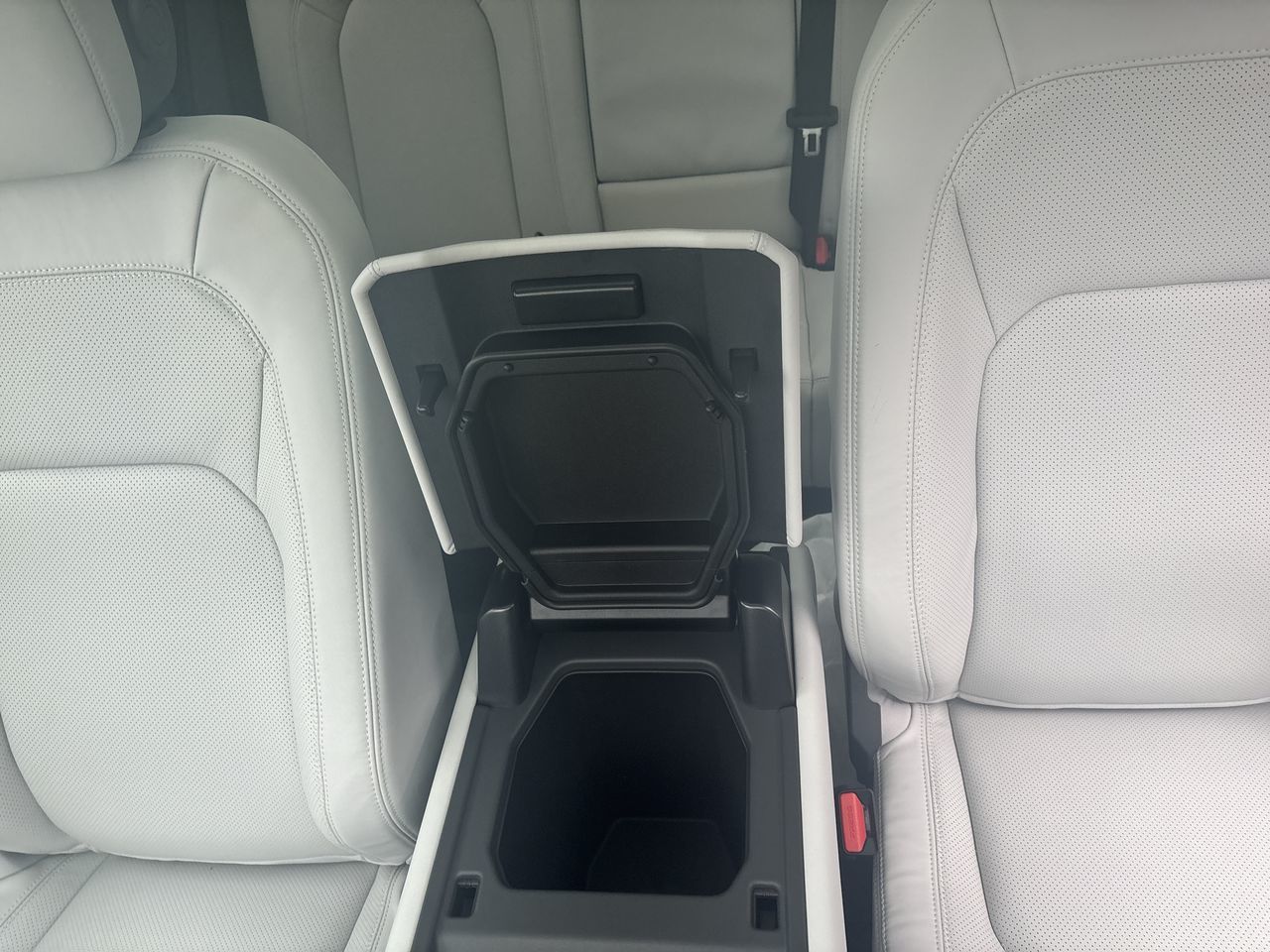 2026  Defender 110 Mild Hybrid