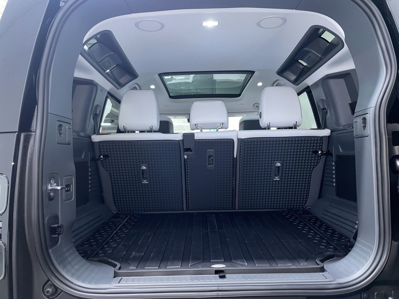 2026 Land Rover Defender 110 Mild Hybrid in Vancouver, British Columbia