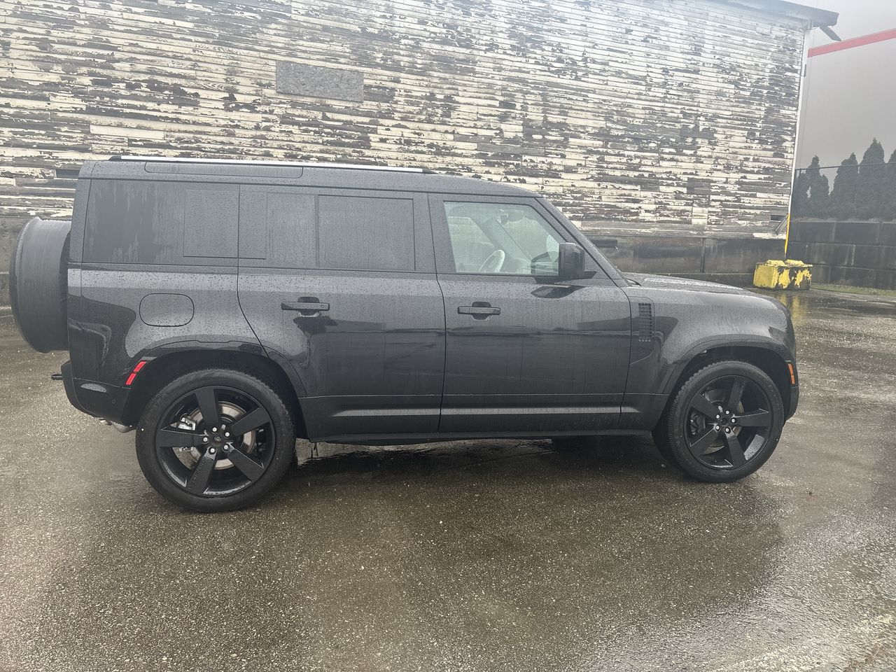 2026  Defender 110 Mild Hybrid