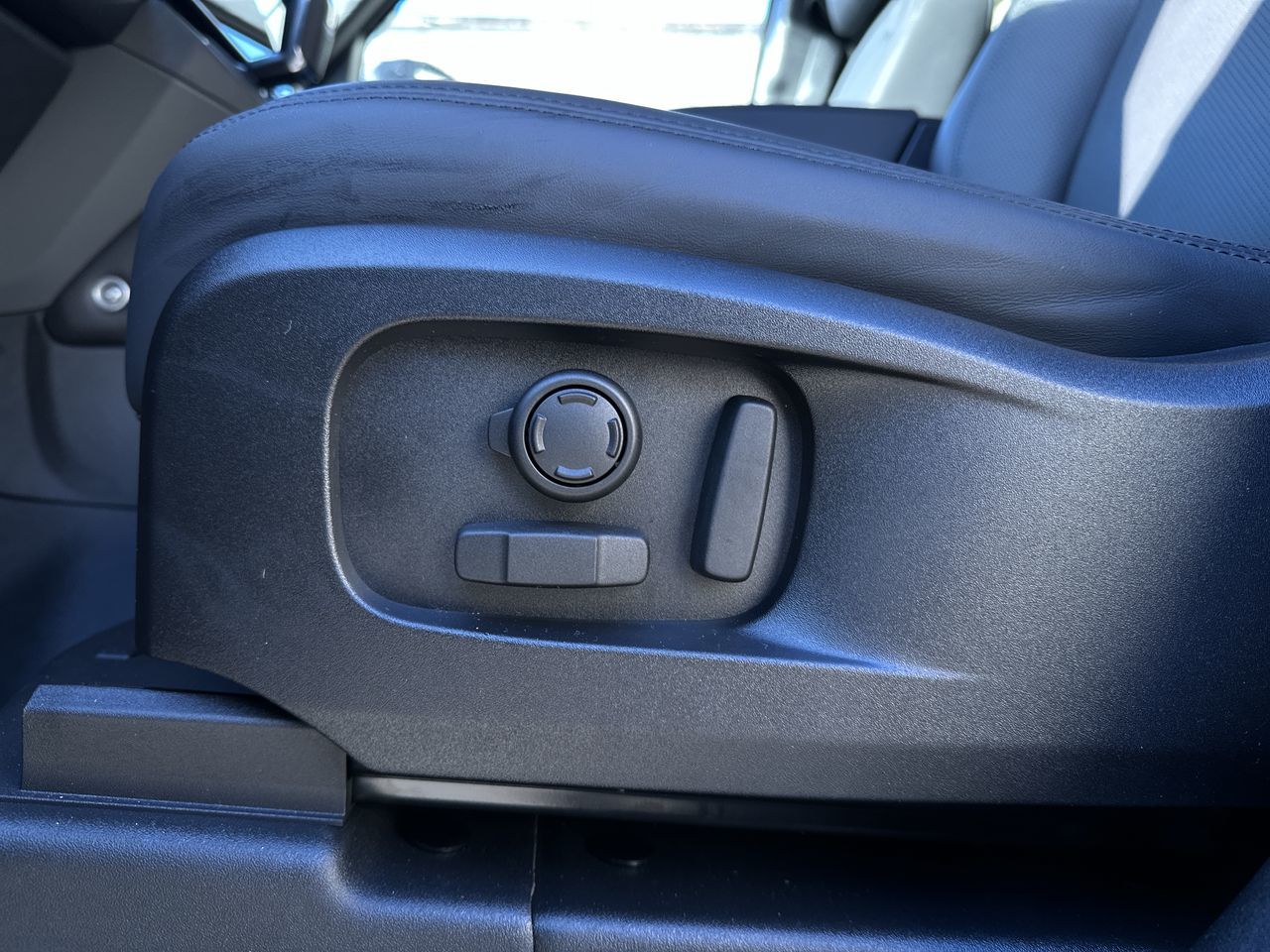 2026  Defender 110 Mild Hybrid