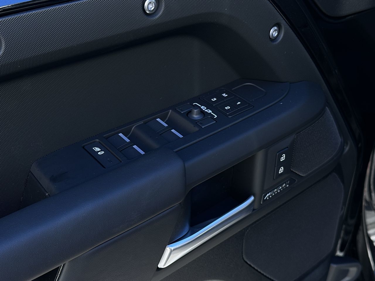 2026  Defender 110 Mild Hybrid