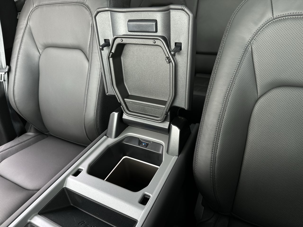 2026  Defender 110 Mild Hybrid