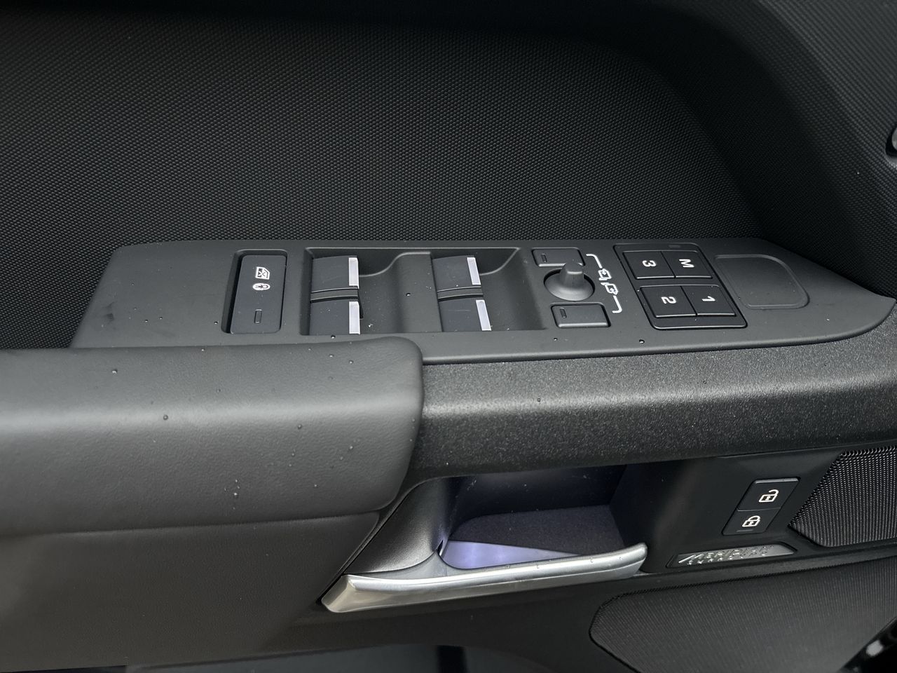 2026  Defender 110 Mild Hybrid