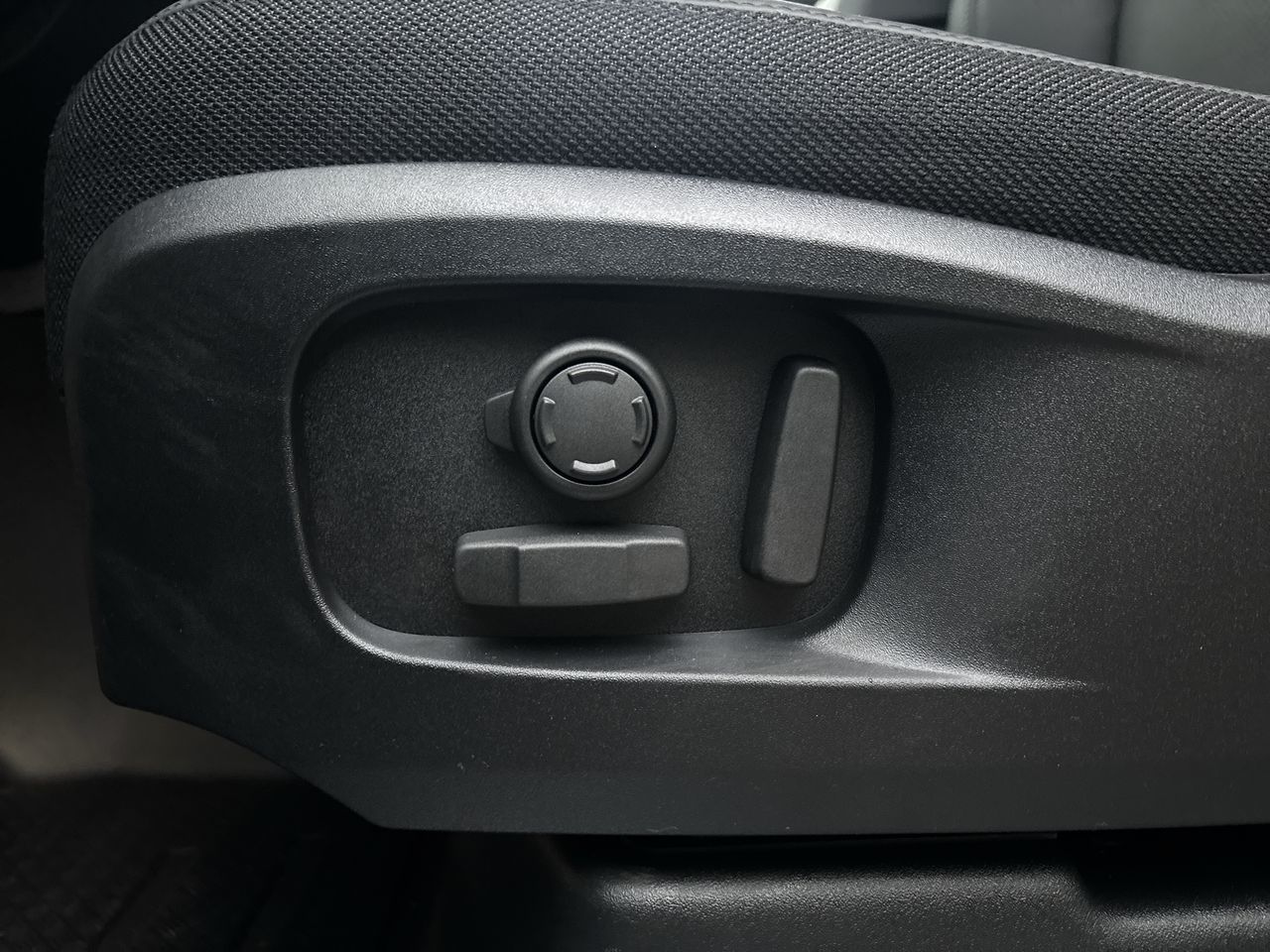 2026  Defender 110 Mild Hybrid