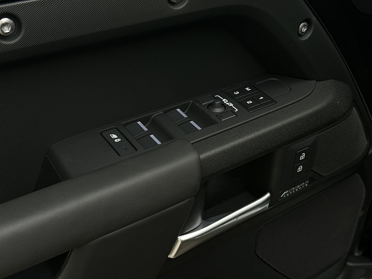 2026  Defender 110 Mild Hybrid