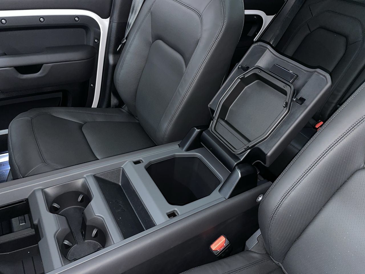 2026  Defender 110 Mild Hybrid