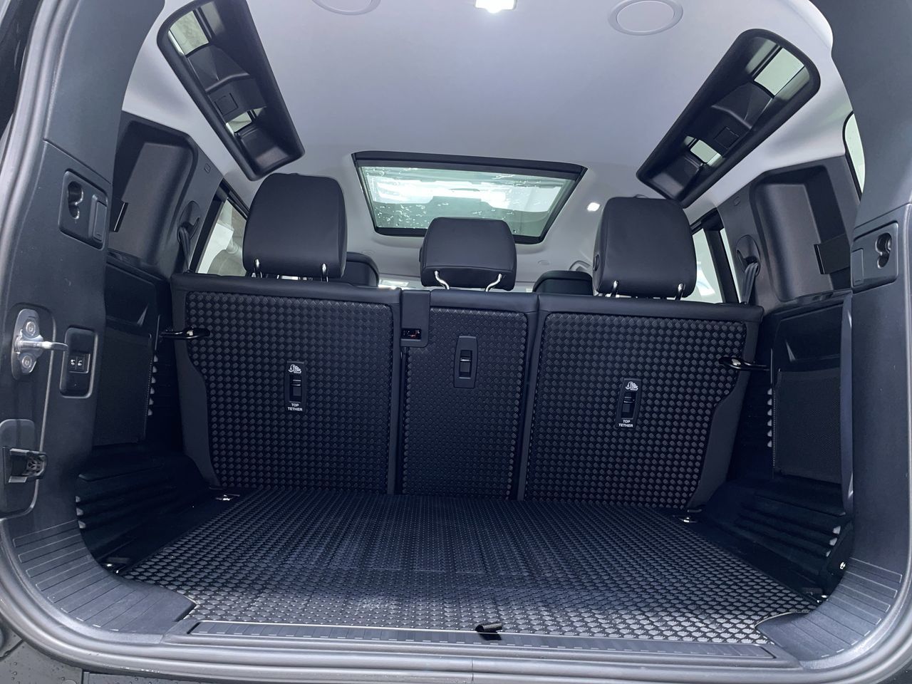 2026  Defender 110 Mild Hybrid