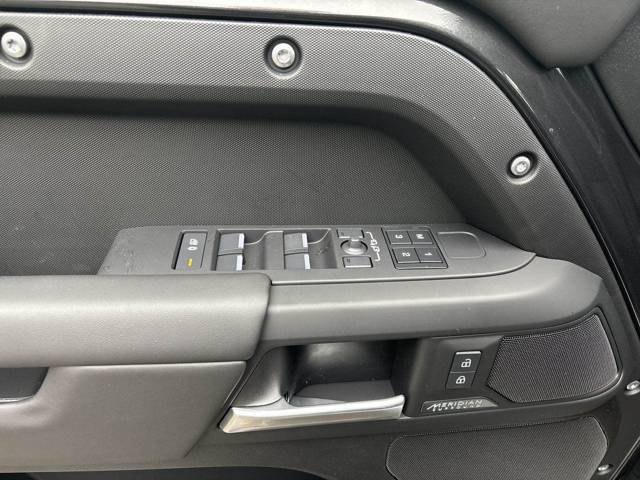 2026  Defender 110 Mild Hybrid