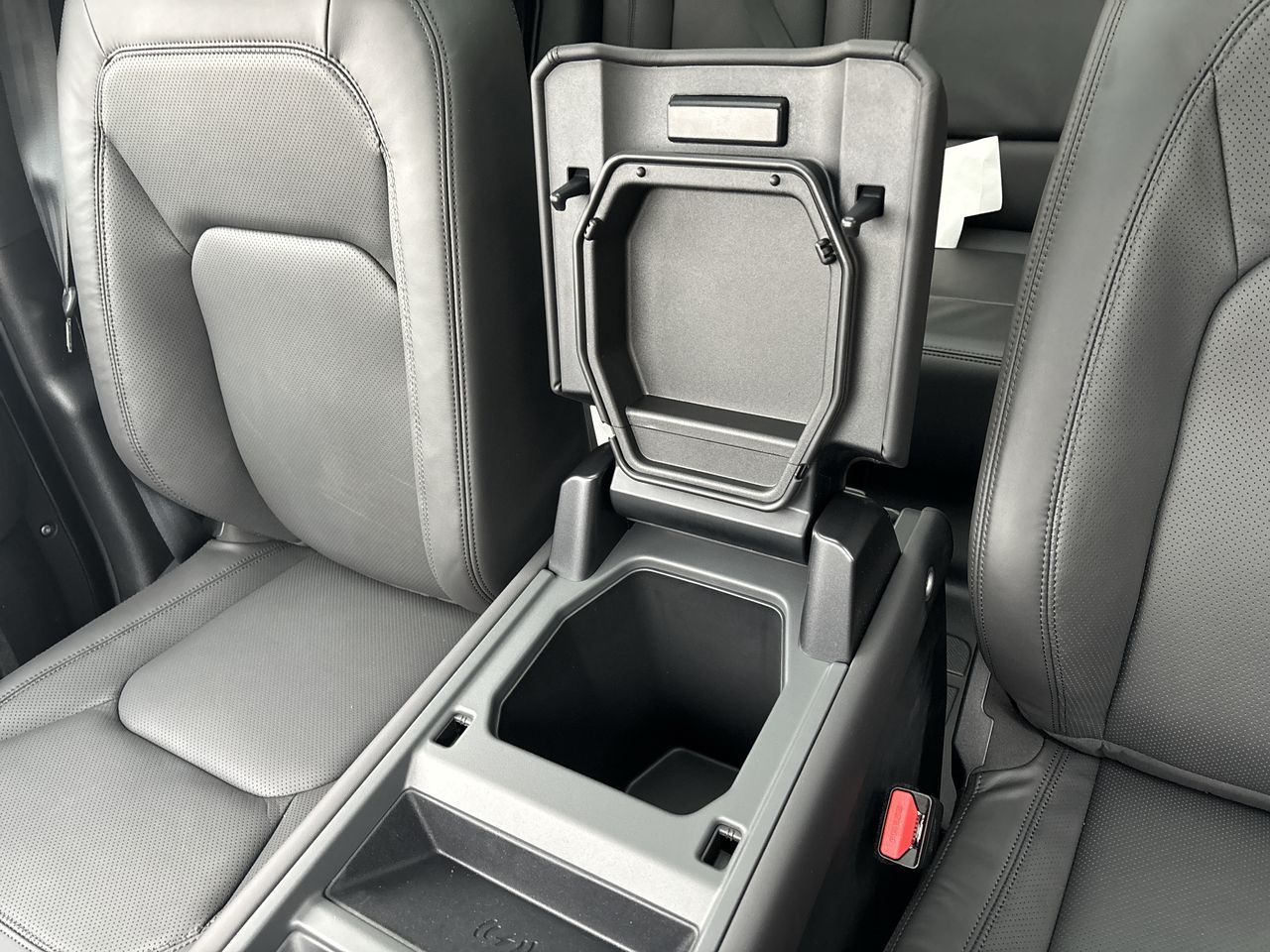 2026  Defender 110 Mild Hybrid