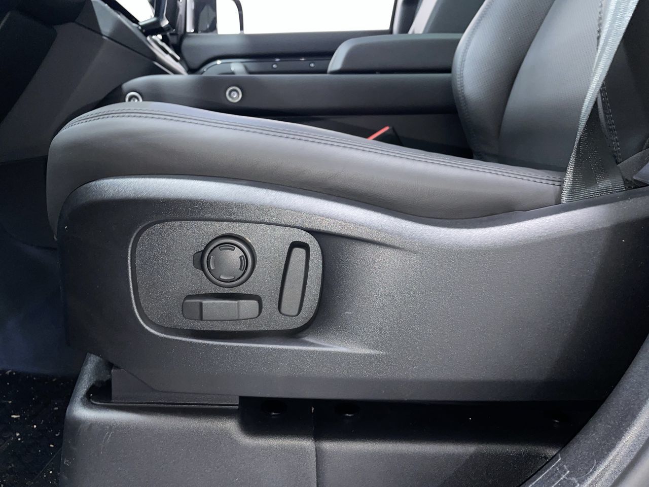 2026 Land Rover Defender 110 Mild Hybrid in Vancouver, British Columbia