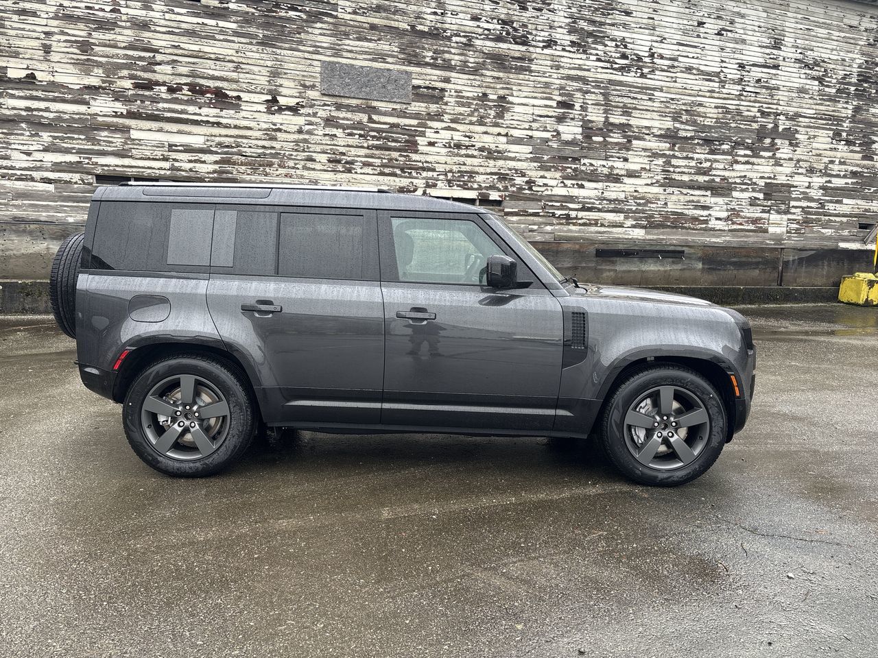 2026  Defender 110 Mild Hybrid