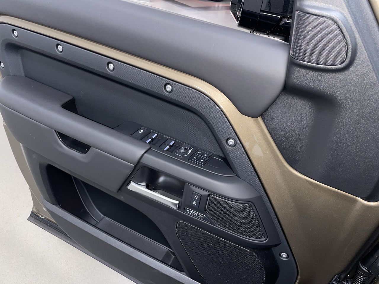 2026 Land Rover Defender 110 Mild Hybrid in Vancouver, British Columbia