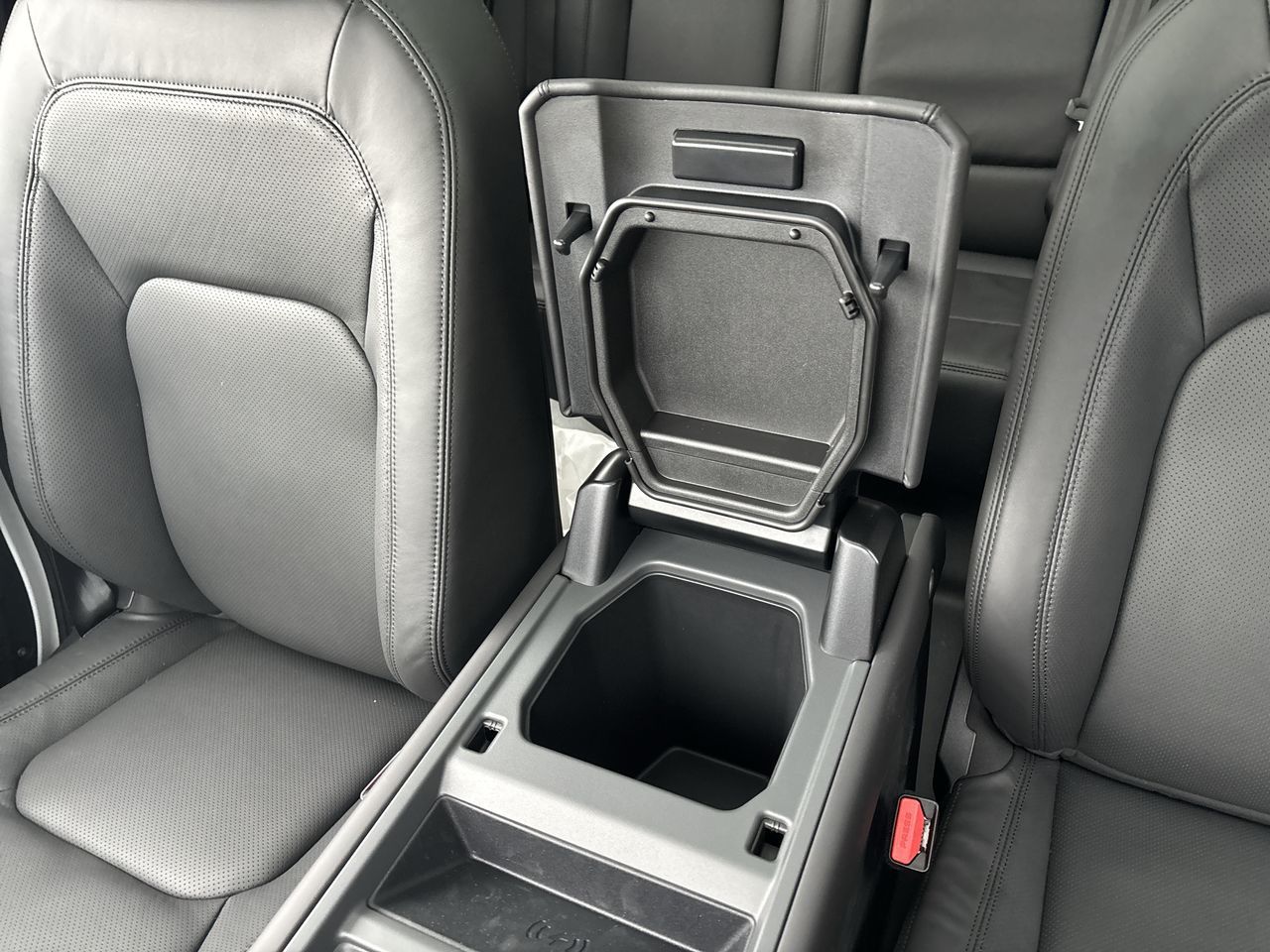 2026  Defender 110 Mild Hybrid