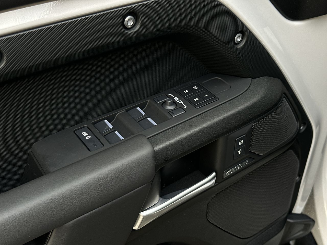 2026  Defender 110 Mild Hybrid