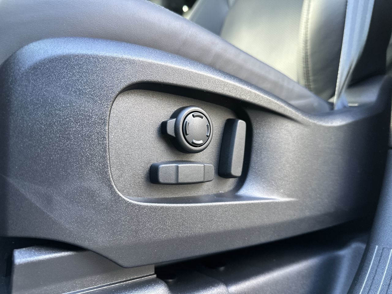 2026  Defender 110 Mild Hybrid