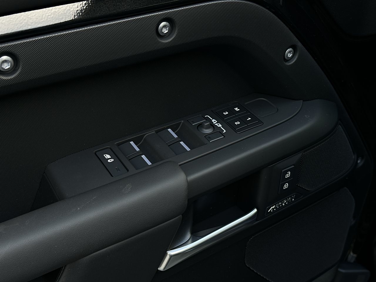 2026  Defender 110 Mild Hybrid