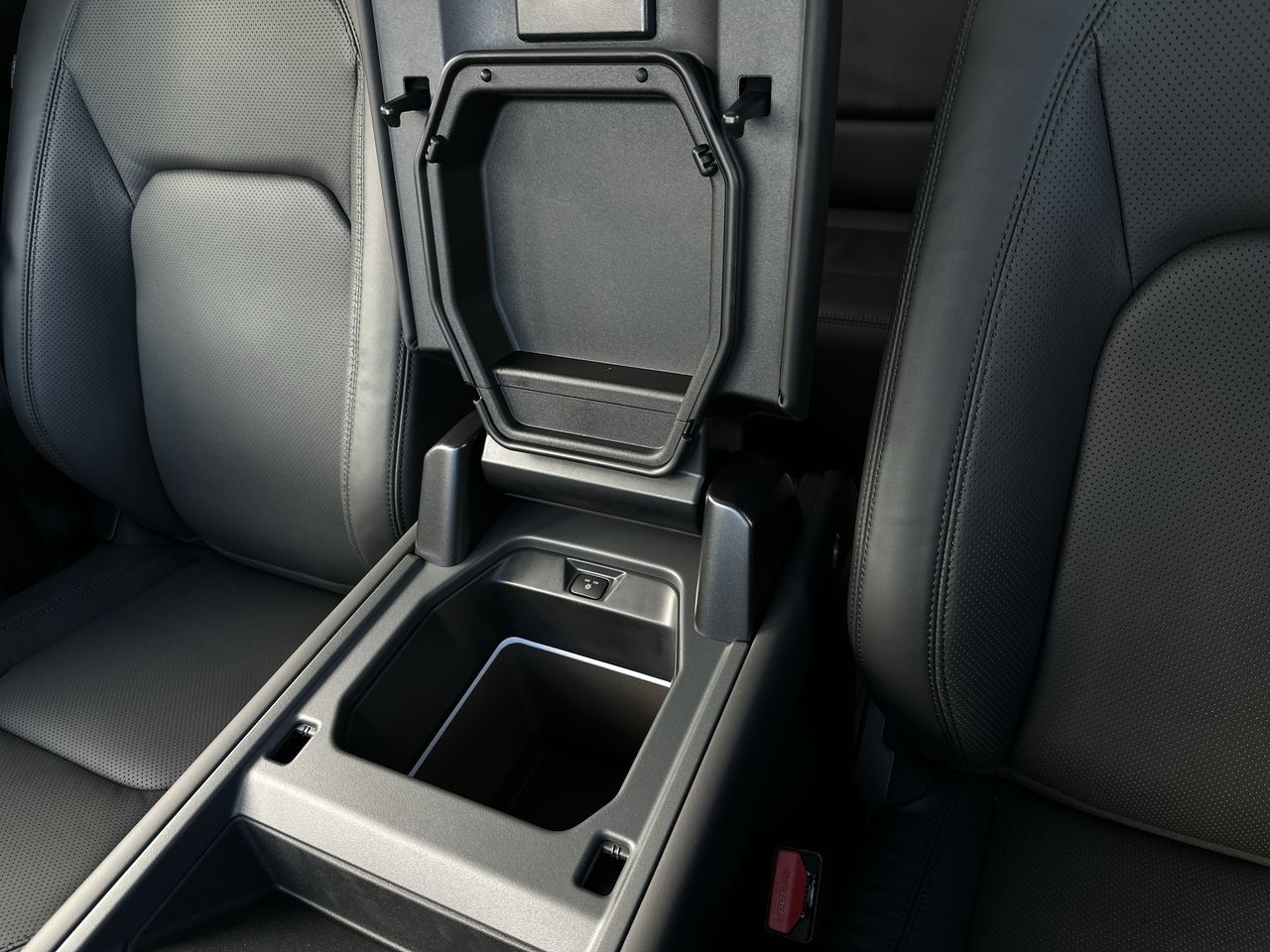 2026  Defender 110 Mild Hybrid