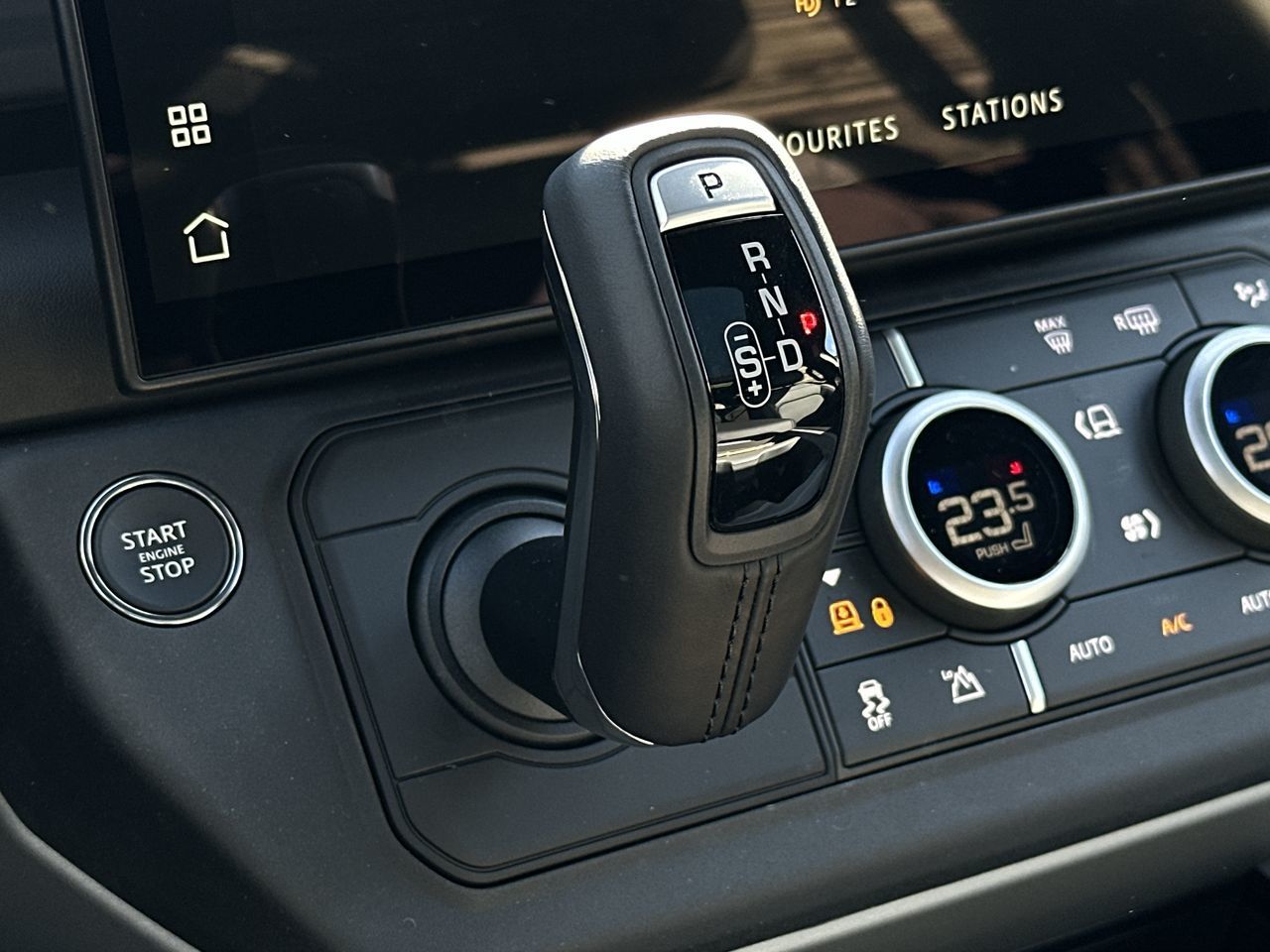 2026  Defender 110 Mild Hybrid