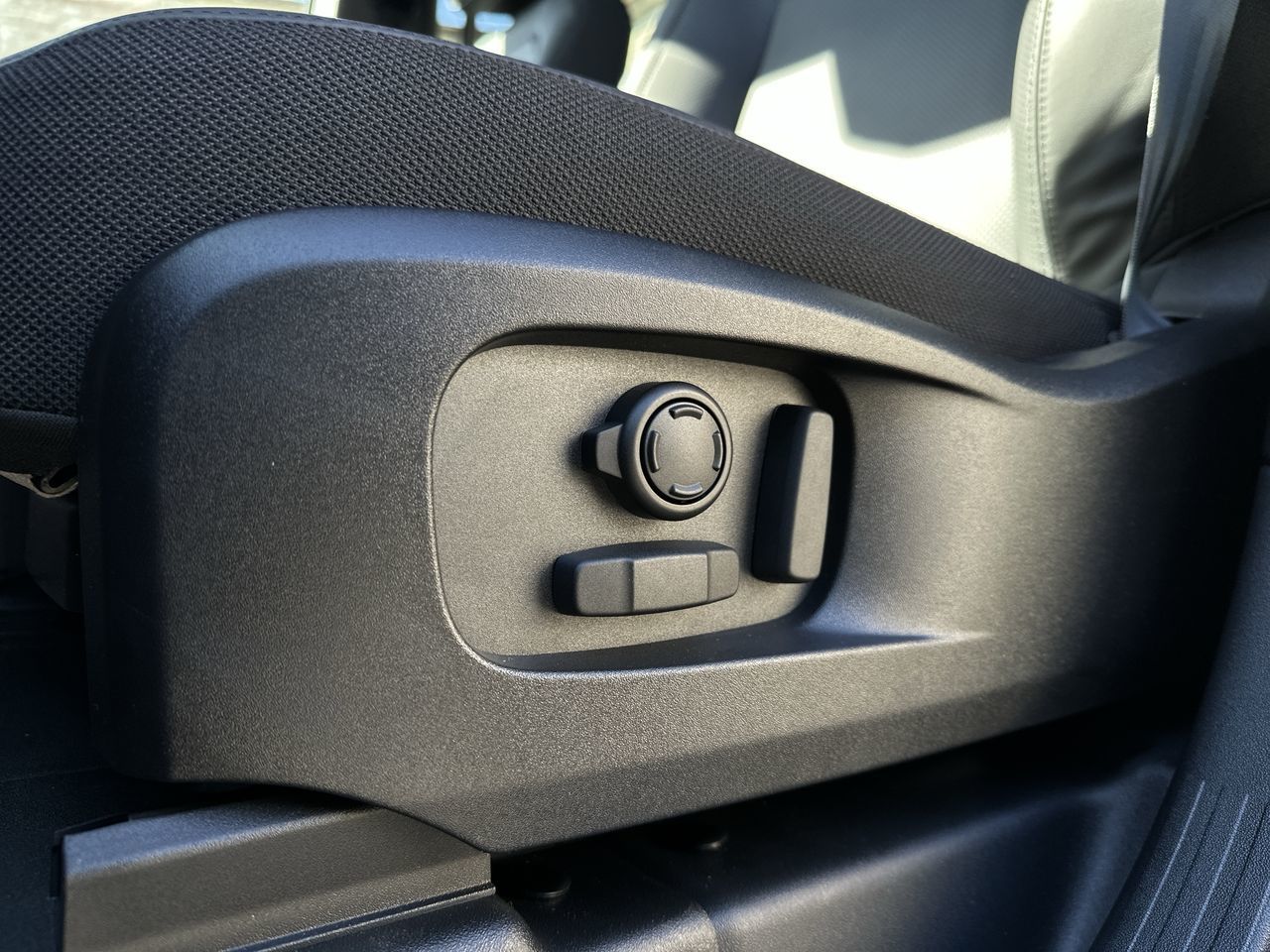 2026  Defender 110 Mild Hybrid