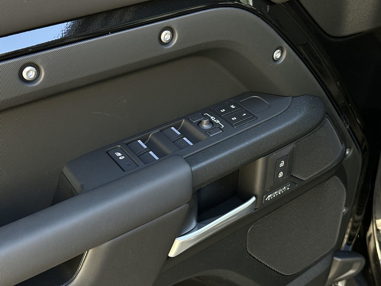 2026  Defender 110 Mild Hybrid