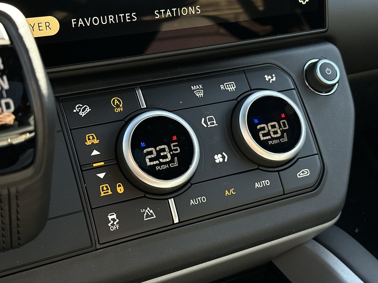 2026  Defender 110 Mild Hybrid