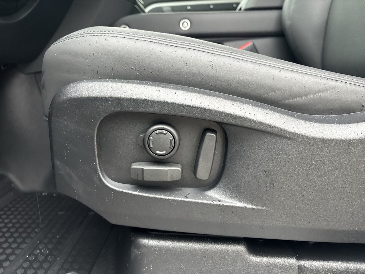 2026  Defender 110 Mild Hybrid