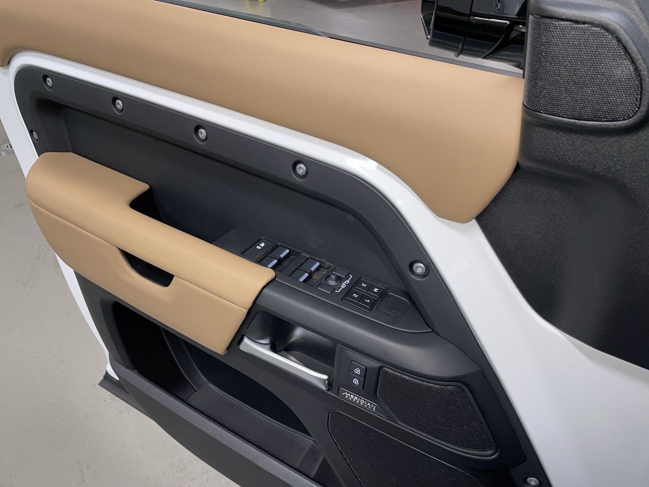 2026  Defender 110 Mild Hybrid