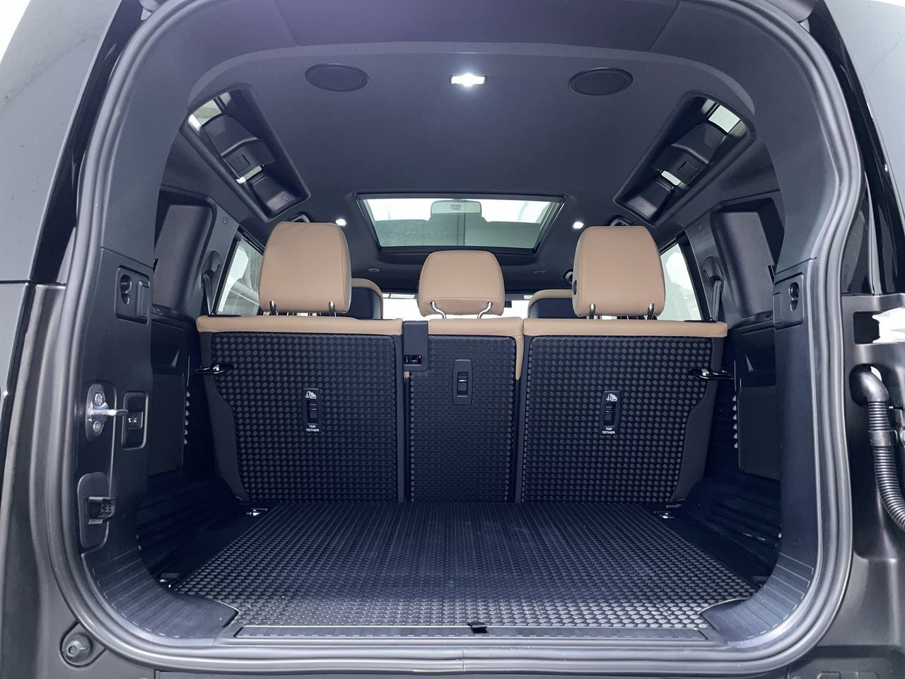 2026  Defender 110 Mild Hybrid