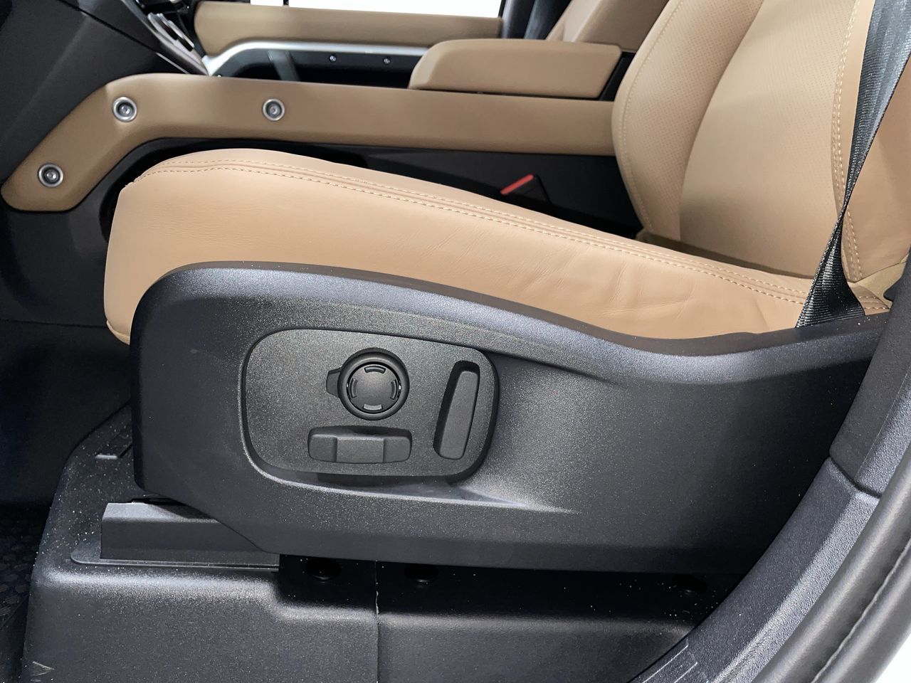 2026  Defender 110 Mild Hybrid