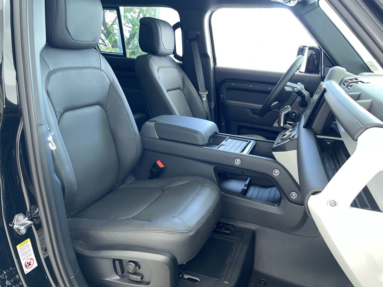 2024 Land Rover Defender 110 S E in Vancouver L24037 Dilawri