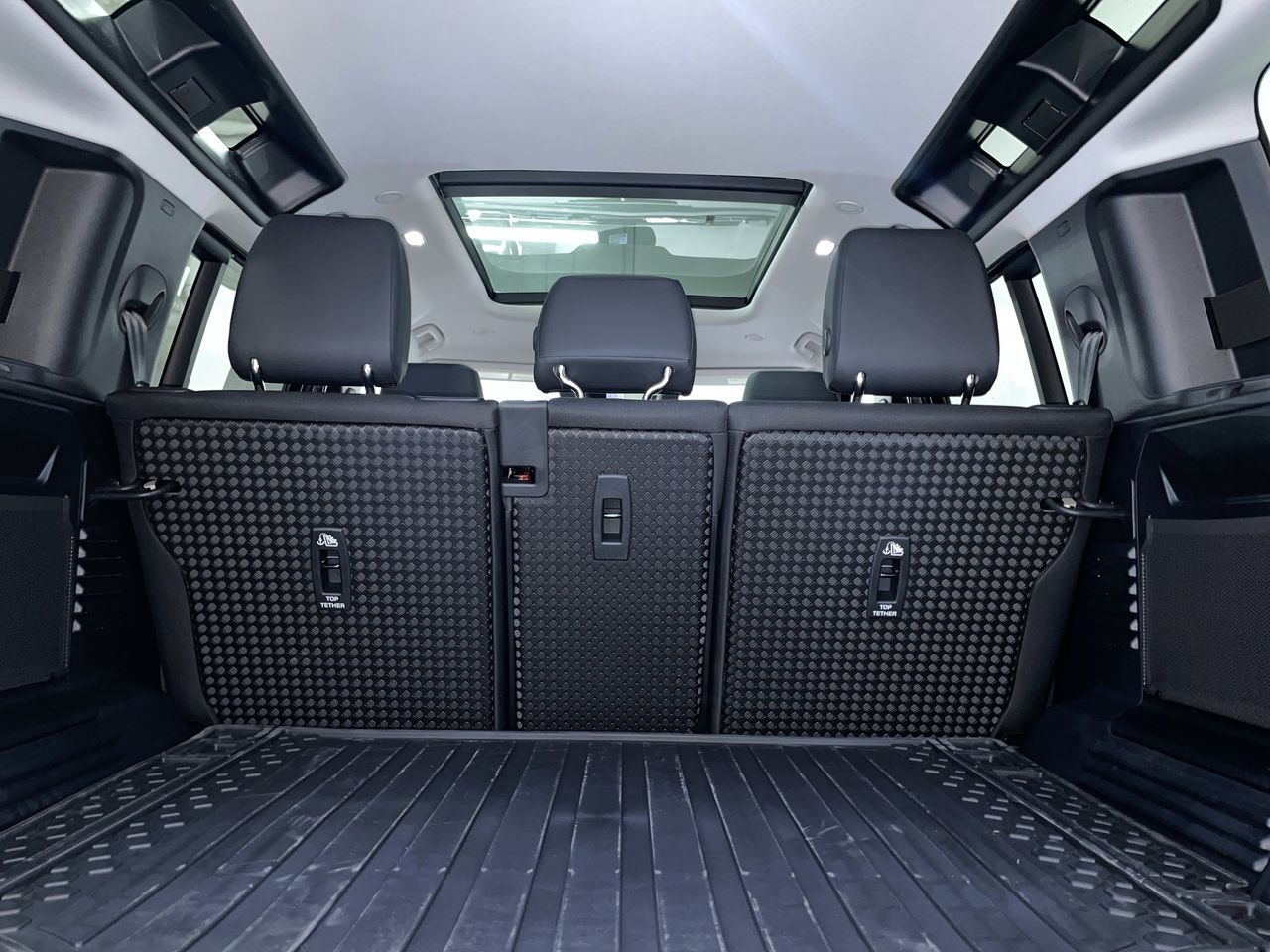 2025 Land Rover Defender 110 in Vancouver, British Columbia