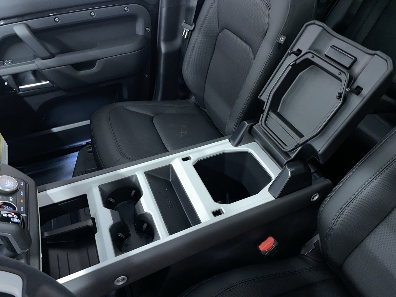 2025 Land Rover Defender 110 in Vancouver, British Columbia