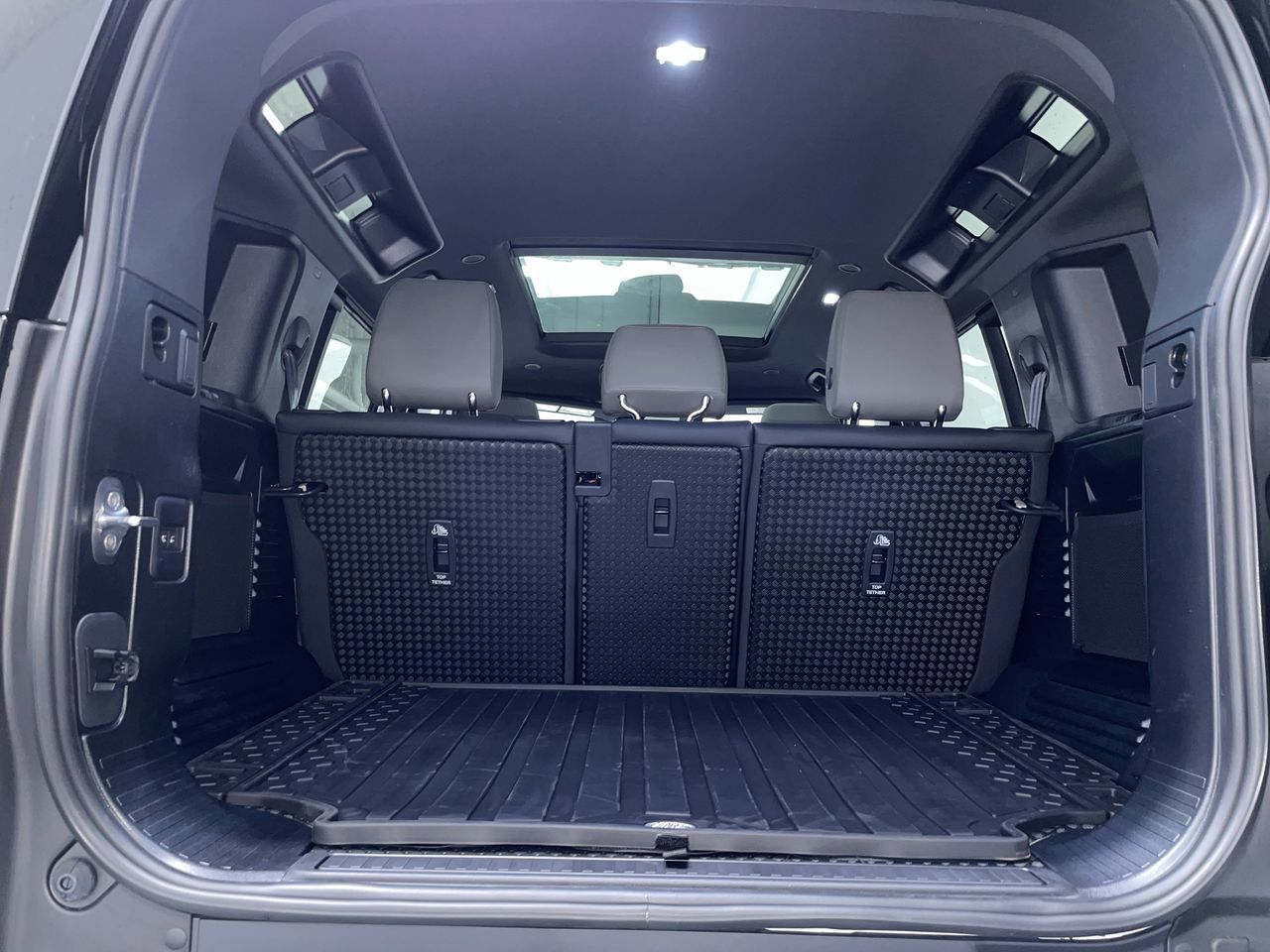 2025 Land Rover Defender 110 in Vancouver, British Columbia