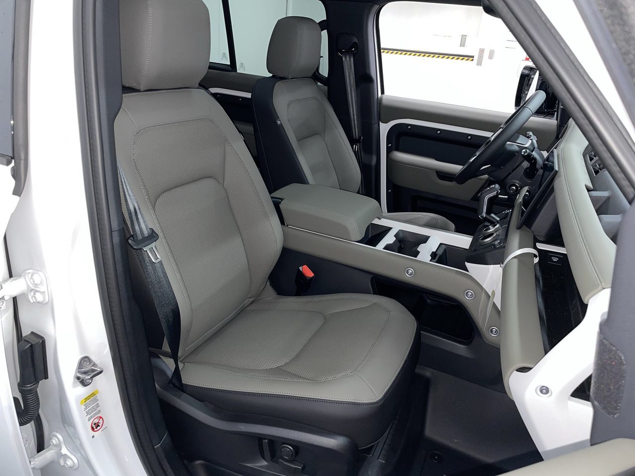 2025 Land Rover Defender 110 in Vancouver, British Columbia