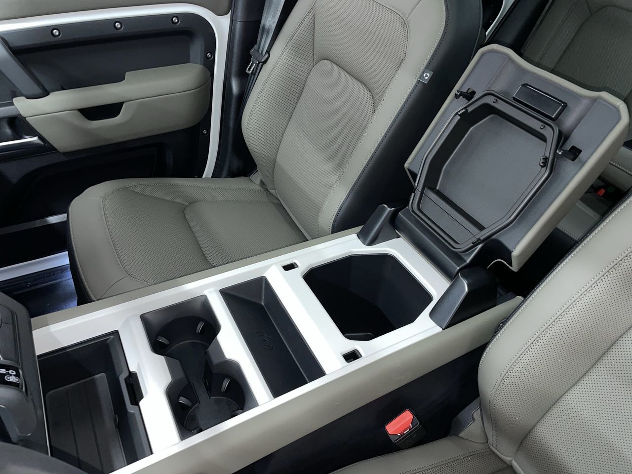 2025 Land Rover Defender 110 in Vancouver, British Columbia