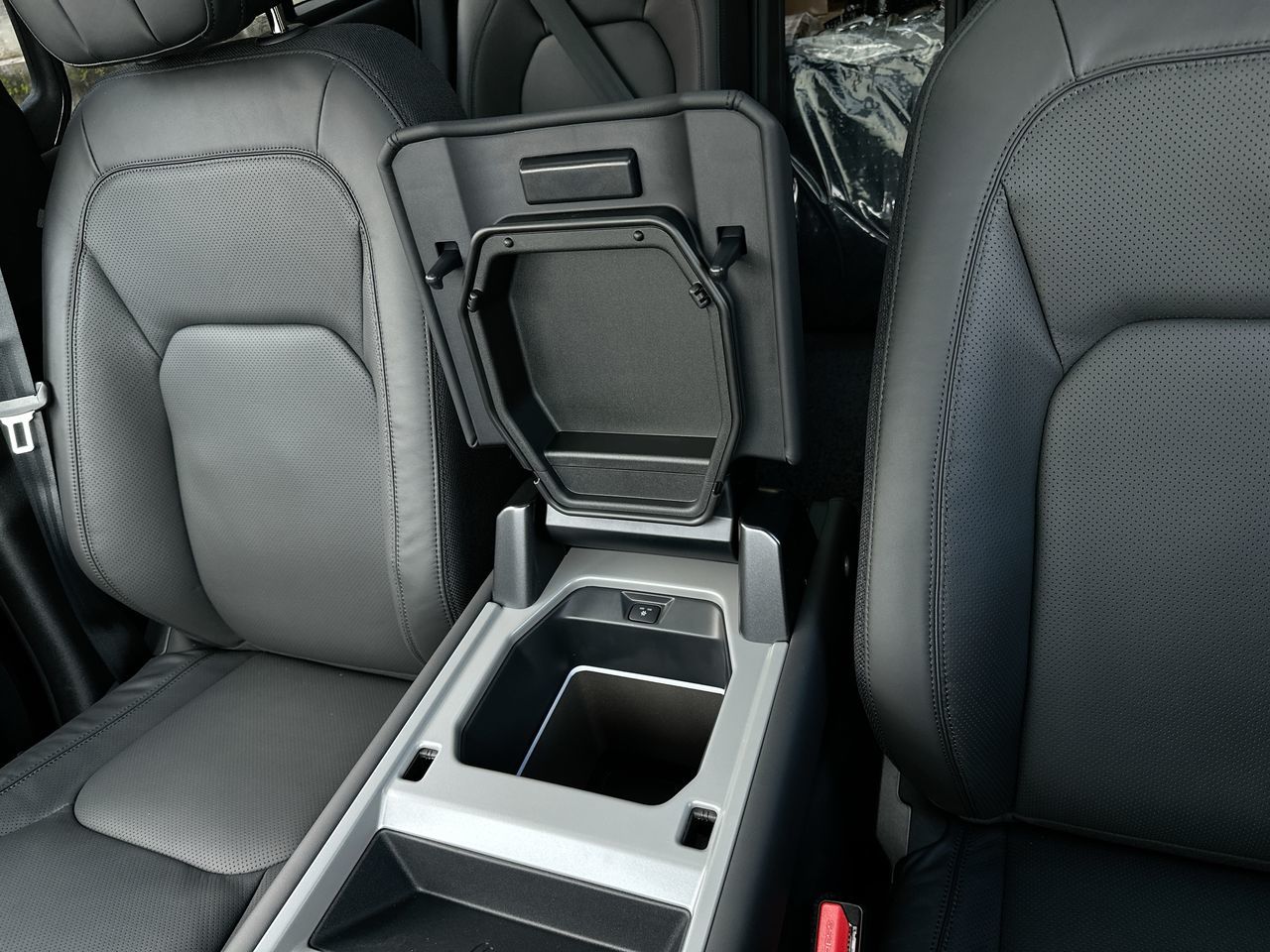 2025 Land Rover Defender 130 in Vancouver, British Columbia