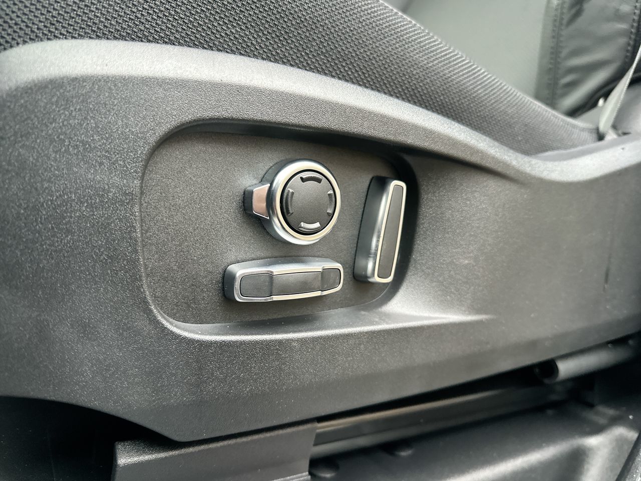 2025 Land Rover Defender 130 in Vancouver, British Columbia