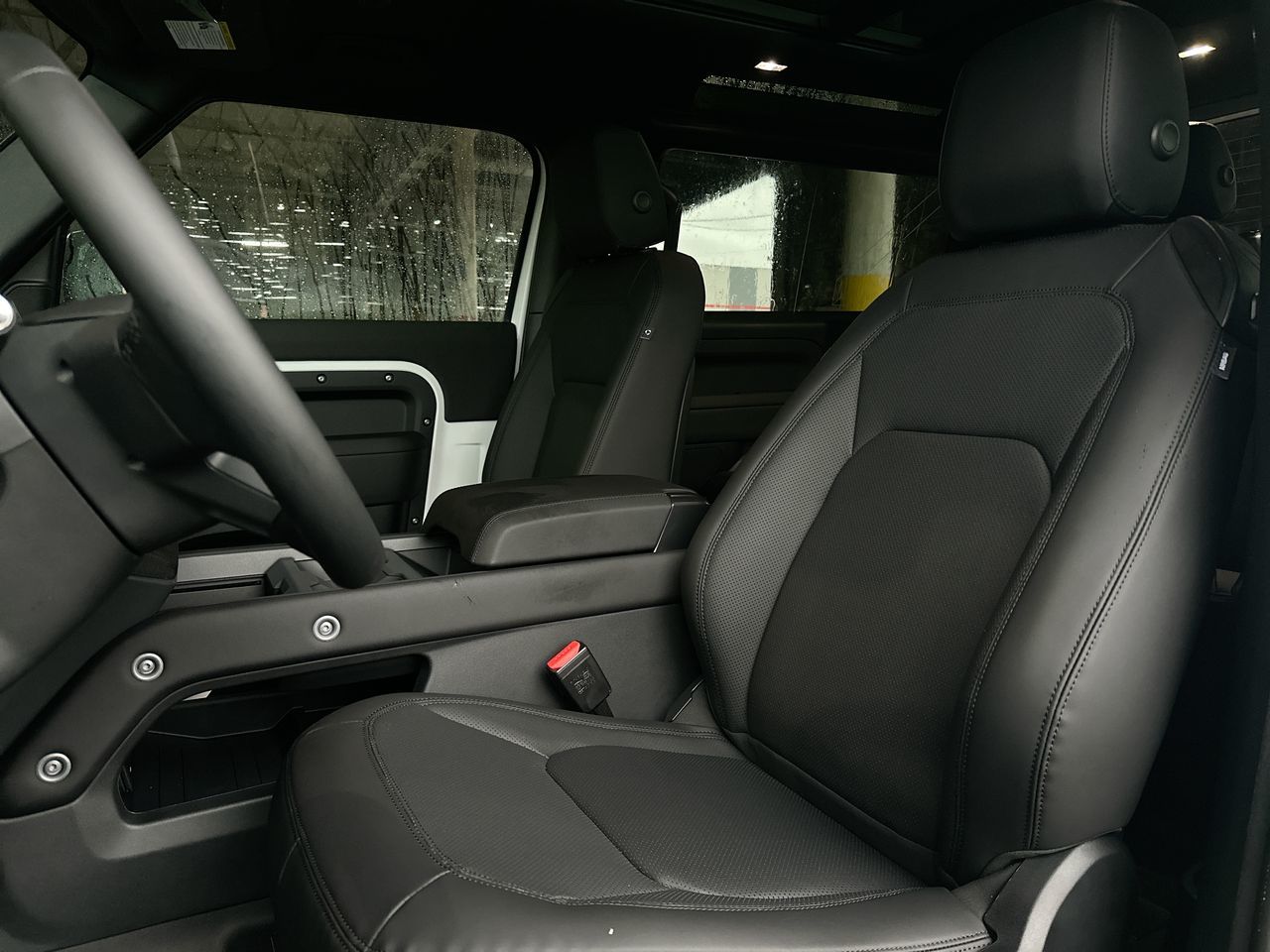 2025 Land Rover DEFENDER 90 Mild Hybrid in Vancouver, British Columbia