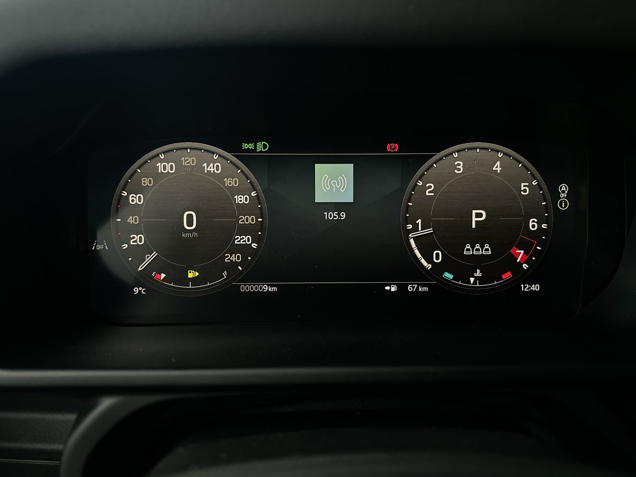 2025 Land Rover DEFENDER 90 Mild Hybrid in Vancouver, British Columbia