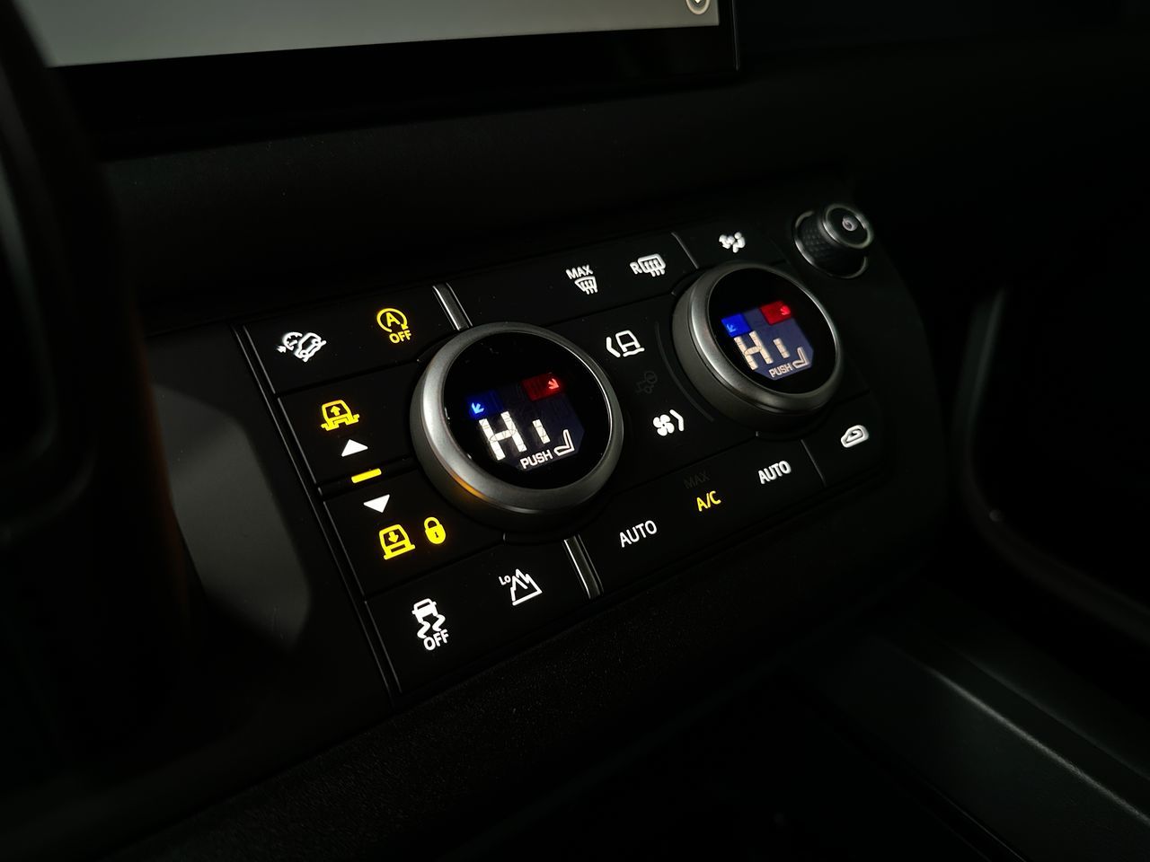 2025 Land Rover DEFENDER 90 Mild Hybrid in Vancouver, British Columbia