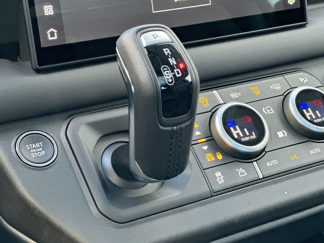 2025 Land Rover DEFENDER 90 Mild Hybrid in Vancouver, British Columbia
