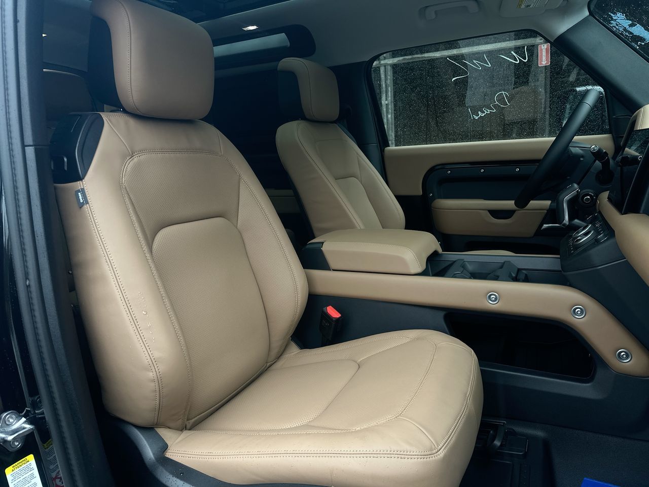 2025 Land Rover DEFENDER 90 Mild Hybrid in Vancouver, British Columbia