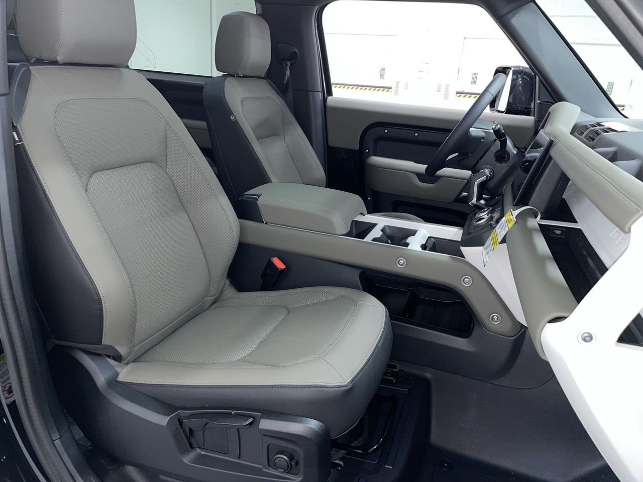 Land Rover Defender 90  2025 à , Colombie-Britannique